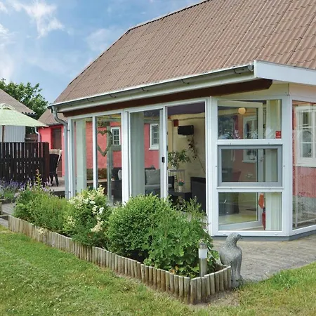 Nice In W/ 2 Bedrooms Højer