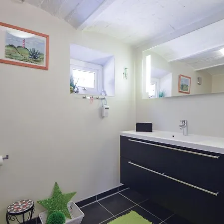 Nice In W/ 2 Bedrooms Σπίτι διακοπών Højer