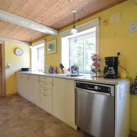 Nice In W/ 2 Bedrooms Højer